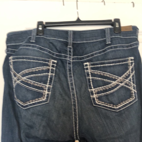 Ariat jeans worn often yet still like new - Picture 5 of 5